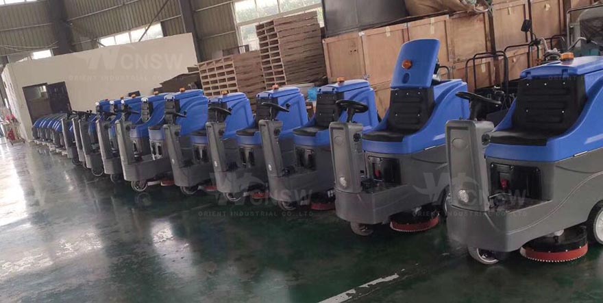 V70 compact ride on floor scrubbers