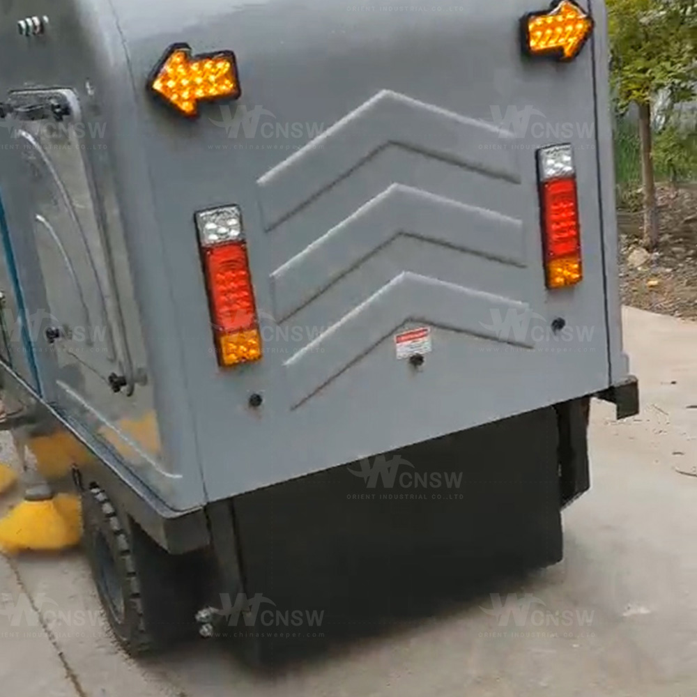 Enclosed Cab Compact Street Self-dumping Vacuum Road Floor Sweeper Truck