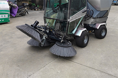 5031B parking lot vacuum sweepers