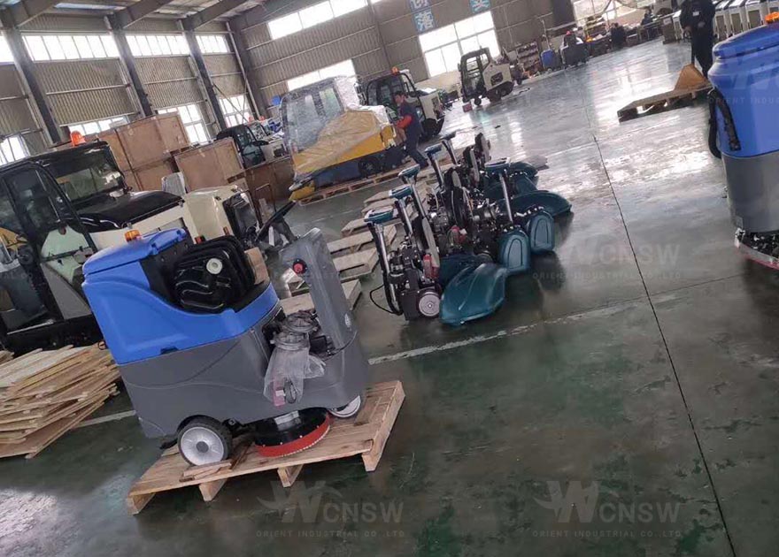 V70 automatic ride on electric floor scrubber