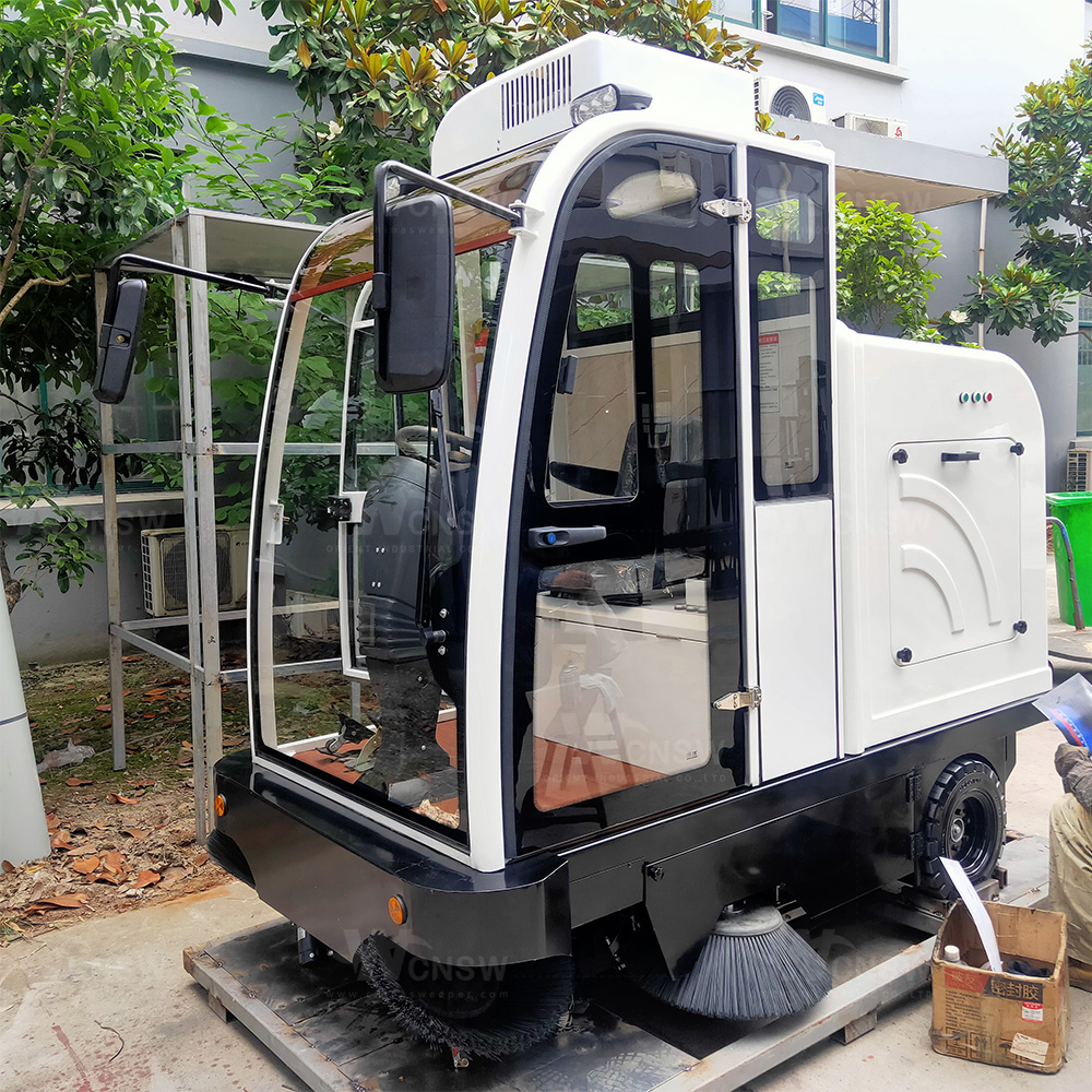 Heavy Duty Self-discharging Floor Sweeper with Optional Air Condition