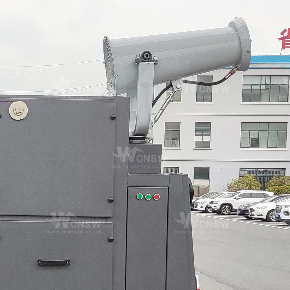 Street Use Fog Cannon Cleaning Self-discharging Road Sweeper with High Power