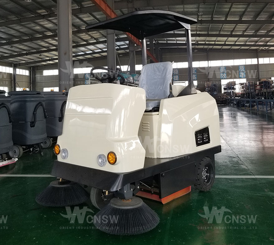 C460 ride on electric sweeper
