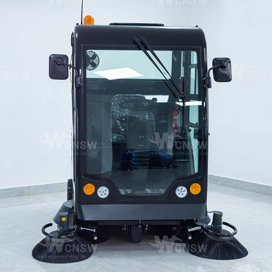 E900 rechargable cleaning sweeper truck