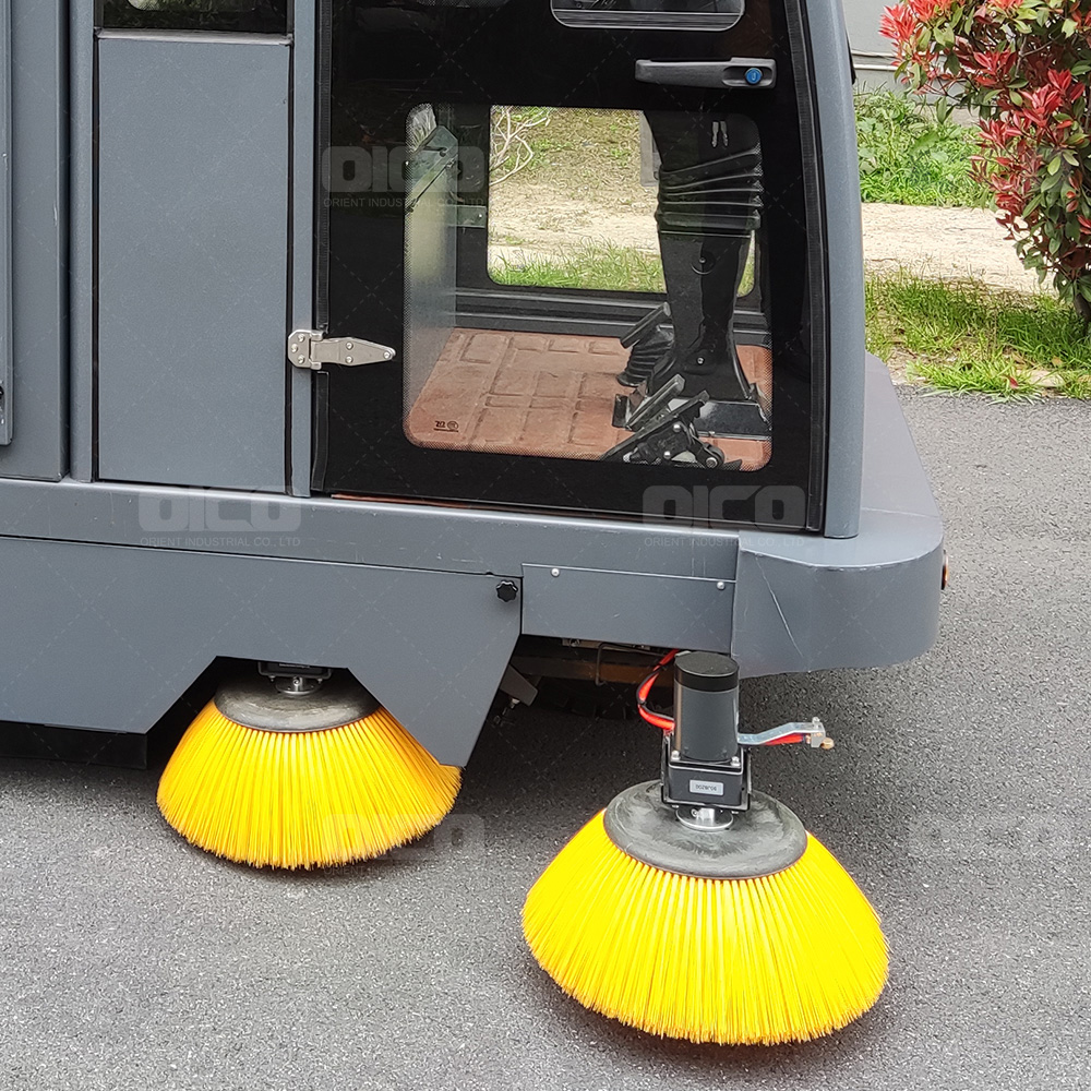 Fog Cannon High Pressure self-discharging Enclosed cab Floor Sweeper
