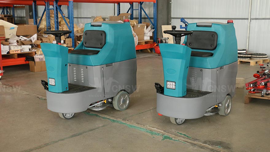 V80 electric floor cleaning machine