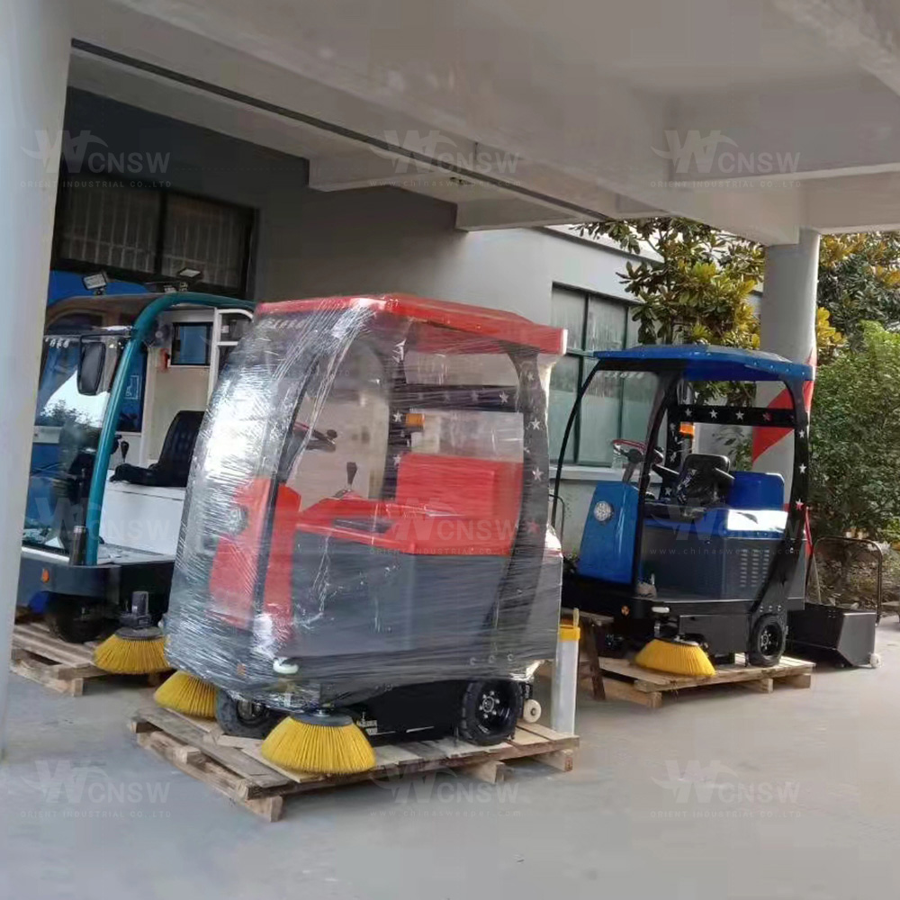 Semi-Enclosed Driving Type Electric Automatic Street Floor Cleaning Sweeper 