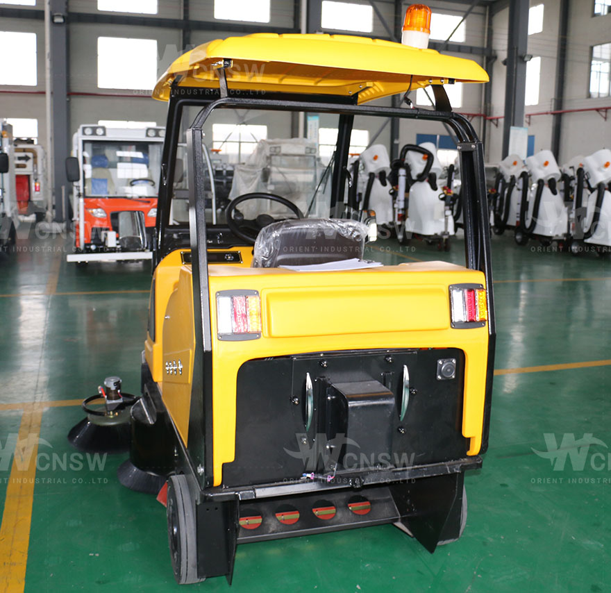 E800W battery road sweeper 