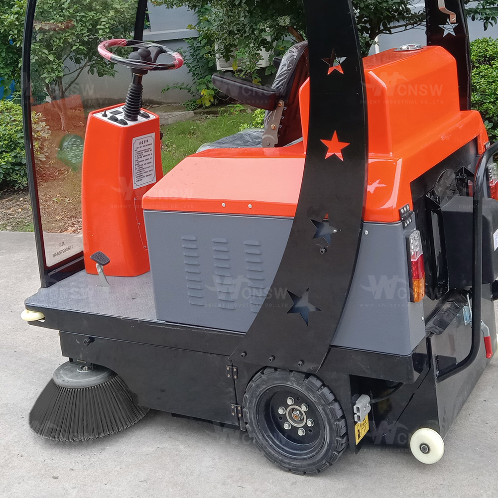 Semi-Enclosed Driving Type Electric Automatic Street Floor Cleaning Sweeper 