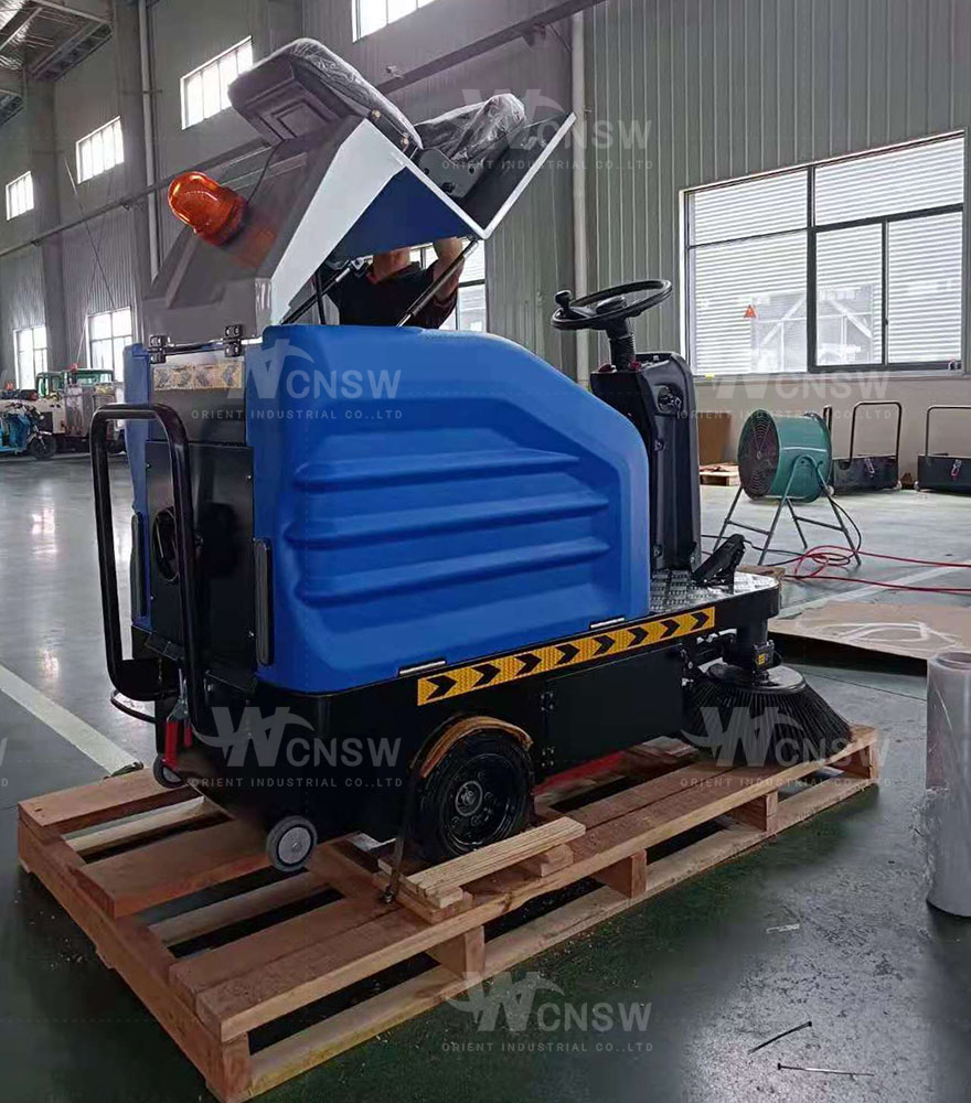 C1260 street sweeping equipment