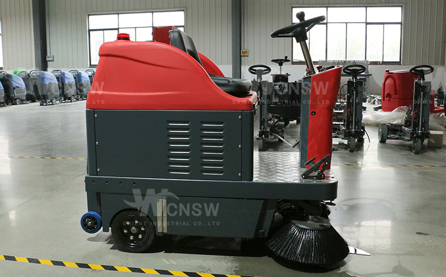 C1250 outdoor power sweeper 