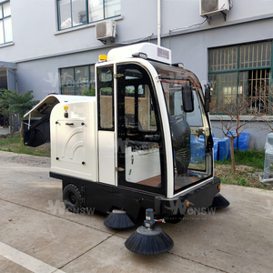 Fully Enclosed Cab Electric Street Cleaning Machine Vacuum Road Sweeper Truck