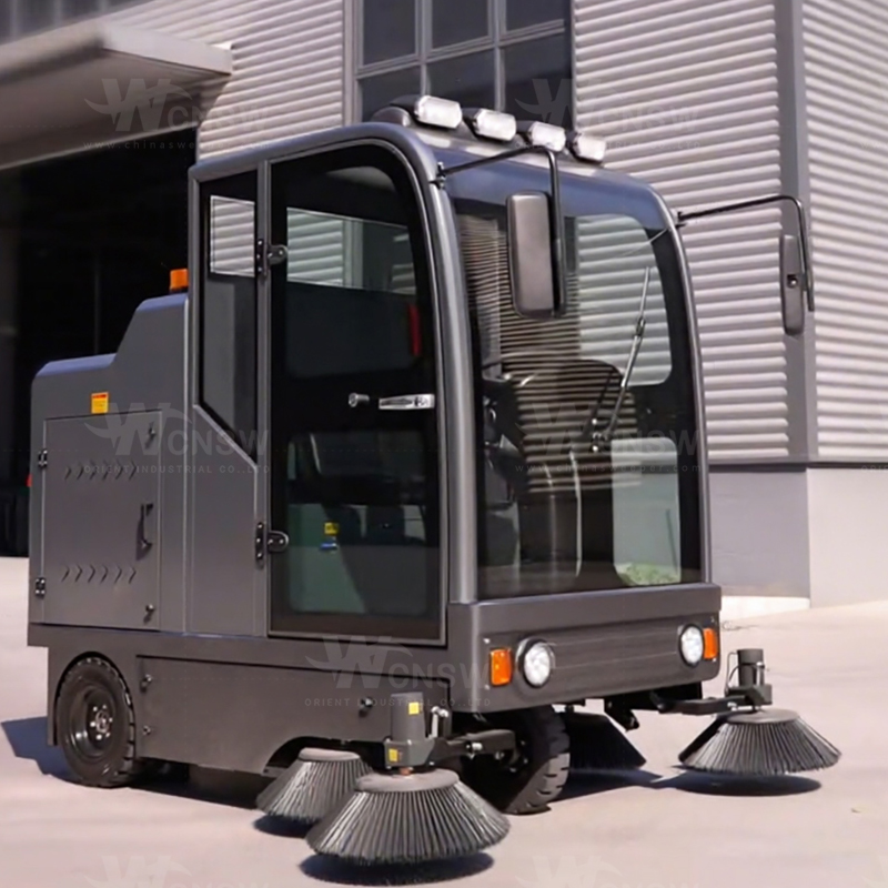 Commercial Heavy Duty Parking Lot Floor Sweeper