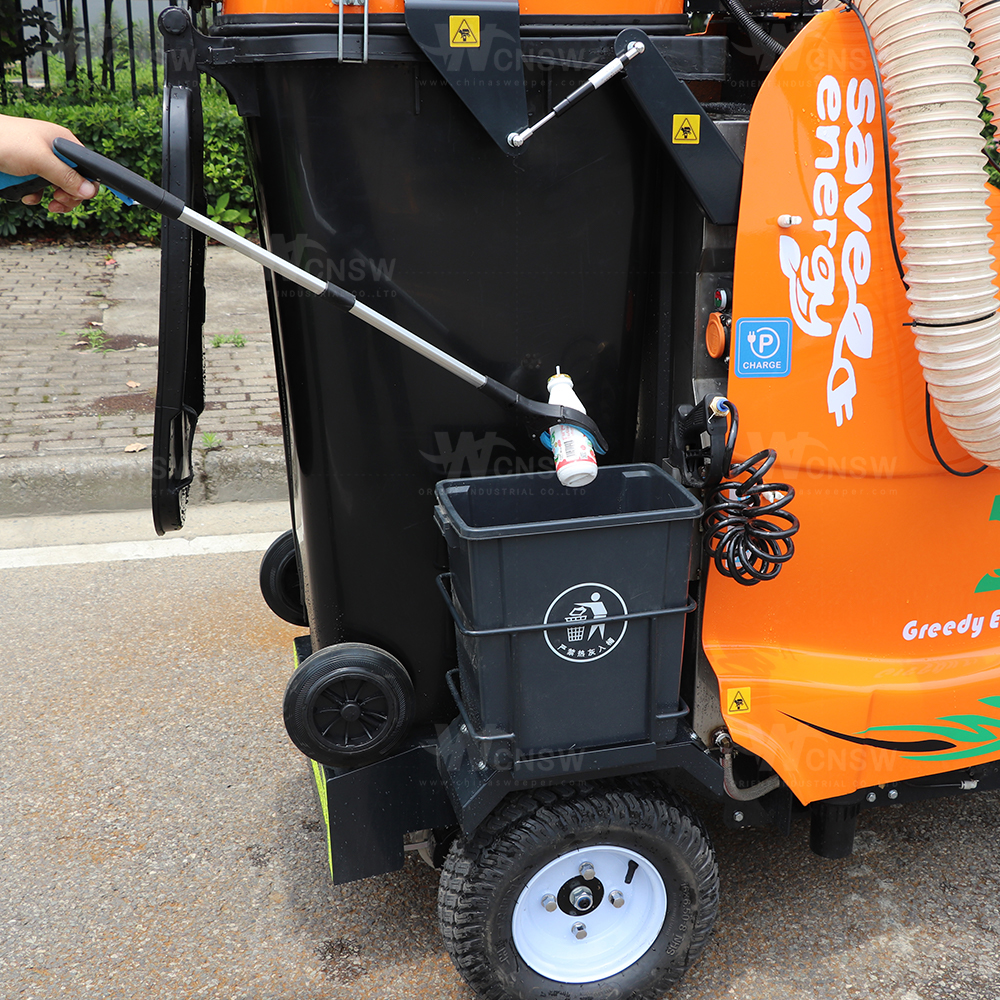 OR-Mamut dust cleaner road sweeper